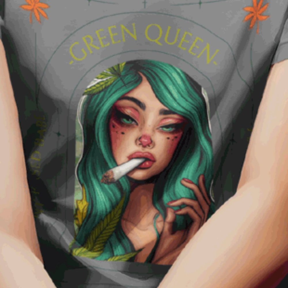 Green Queen Women's Weed T-shirt